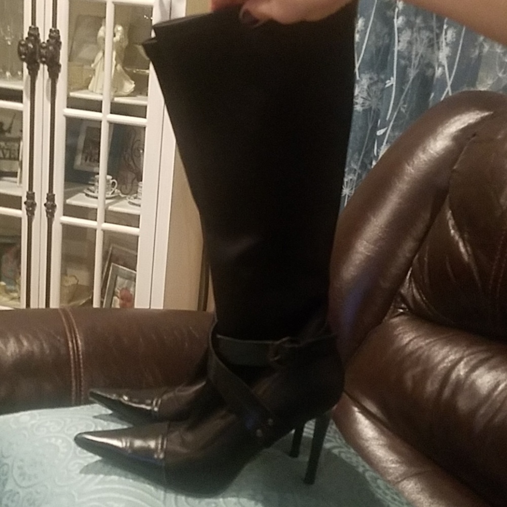 High heel boots